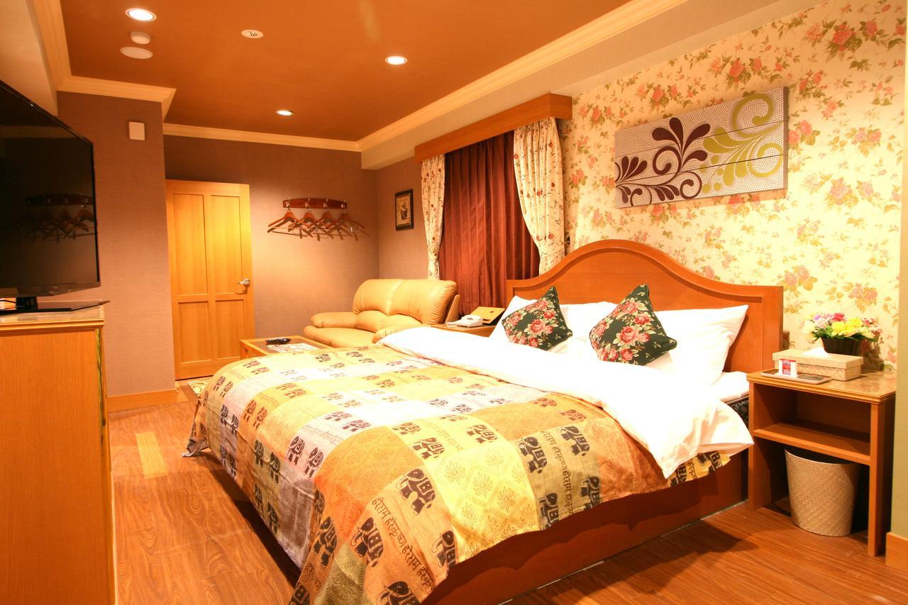 Hotel AURA Seki Inter  Kameyama Exterior foto